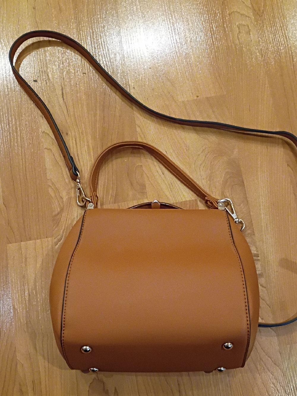 Women’s Tan Leather Crossbody Satchel